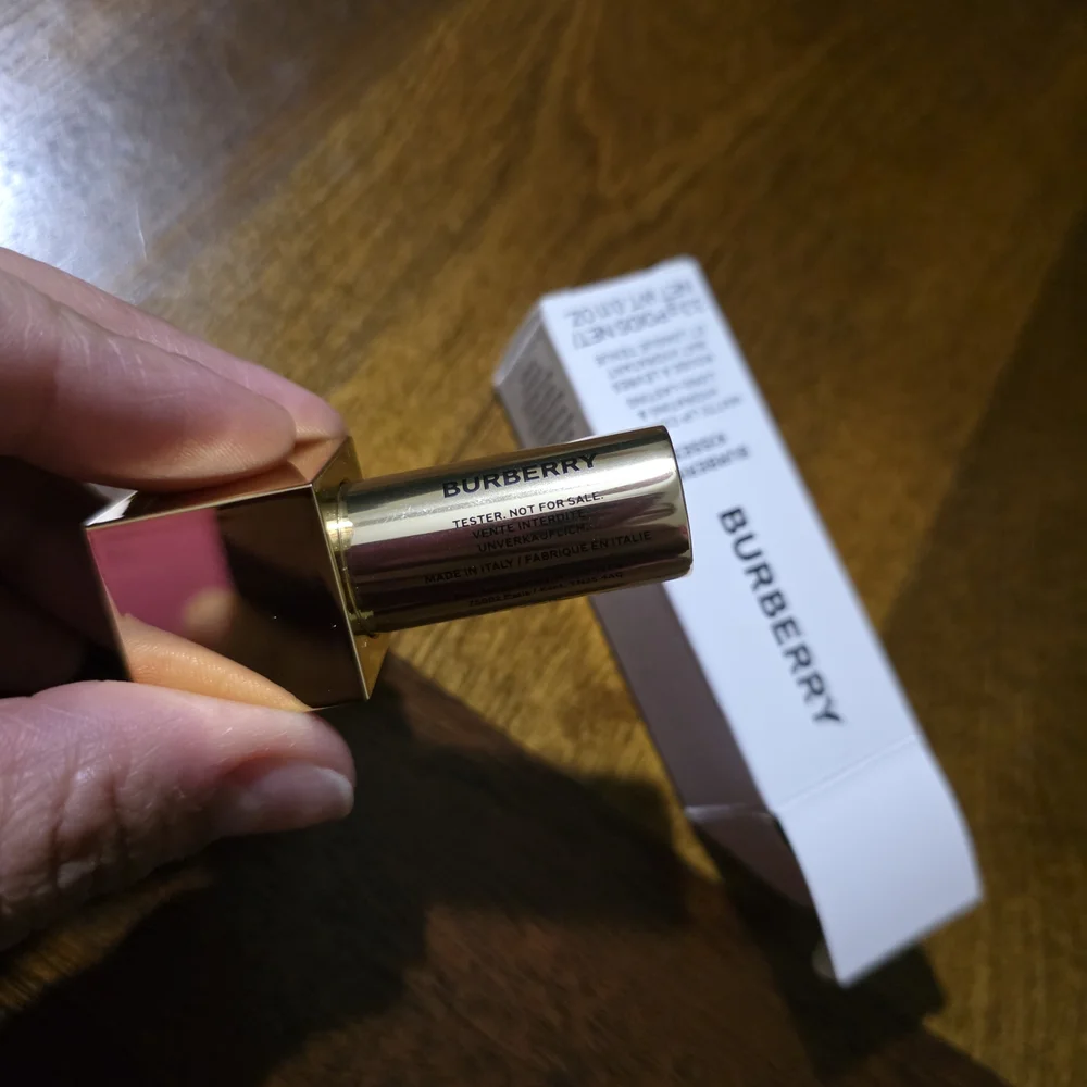 Burberry Kisses Matte Lipstick In Beige Archive 00 New (Replacement Cap) - Picture 3 of 6